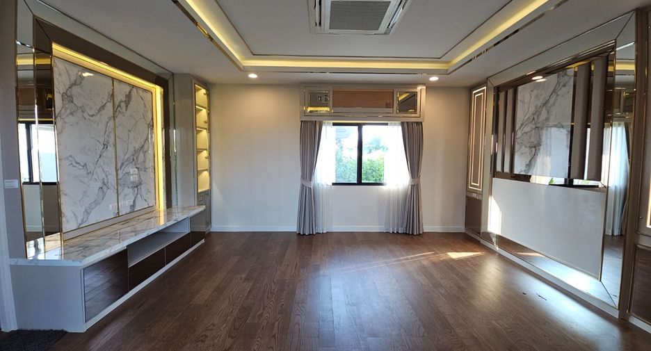 For sale 4 bedrooms house in Bang Sao Thong, Samut Prakan