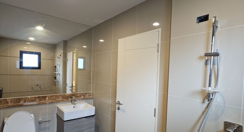 For sale 4 bedrooms house in Bang Sao Thong, Samut Prakan