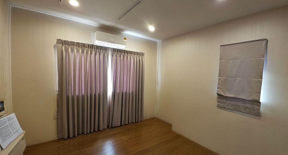 For sale 4 bedrooms house in Bang Sao Thong, Samut Prakan