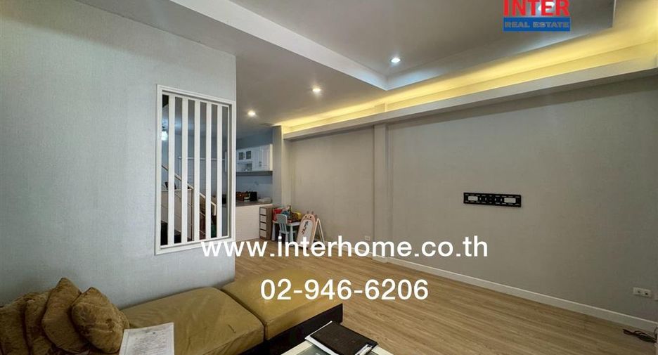 For sale 3 bedrooms townhouse in Nong Khaem, Bangkok