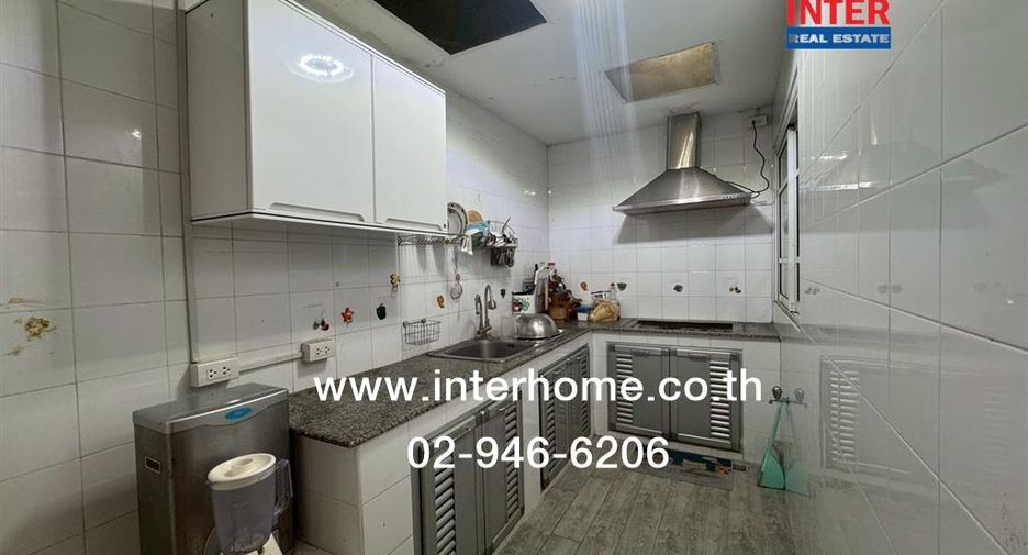 For sale 3 bedrooms townhouse in Nong Khaem, Bangkok
