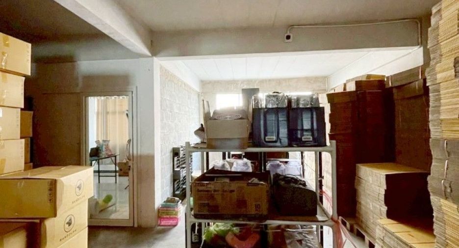 For sale 4 bedrooms retail Space in Bang Bon, Bangkok