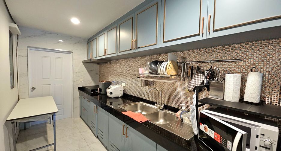 For sale 4 ベッドルーム house in Bang Sao Thong, Samut Prakan