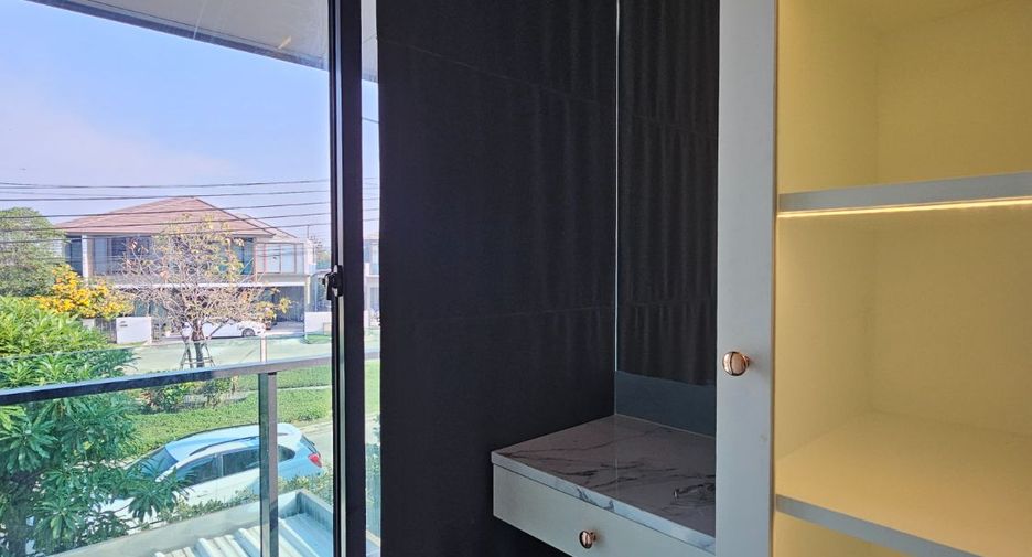 For sale 4 ベッドルーム house in Bang Sao Thong, Samut Prakan