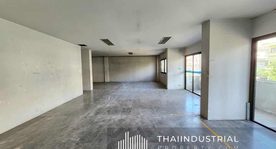 For rent そして for sale warehouse in Lam Luk Ka, Pathum Thani