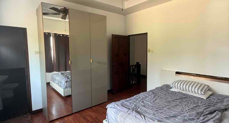For rent 3 bedrooms villa in Bang Lamung, Chonburi