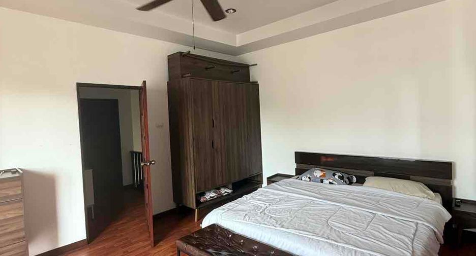 For rent 3 bedrooms villa in Bang Lamung, Chonburi