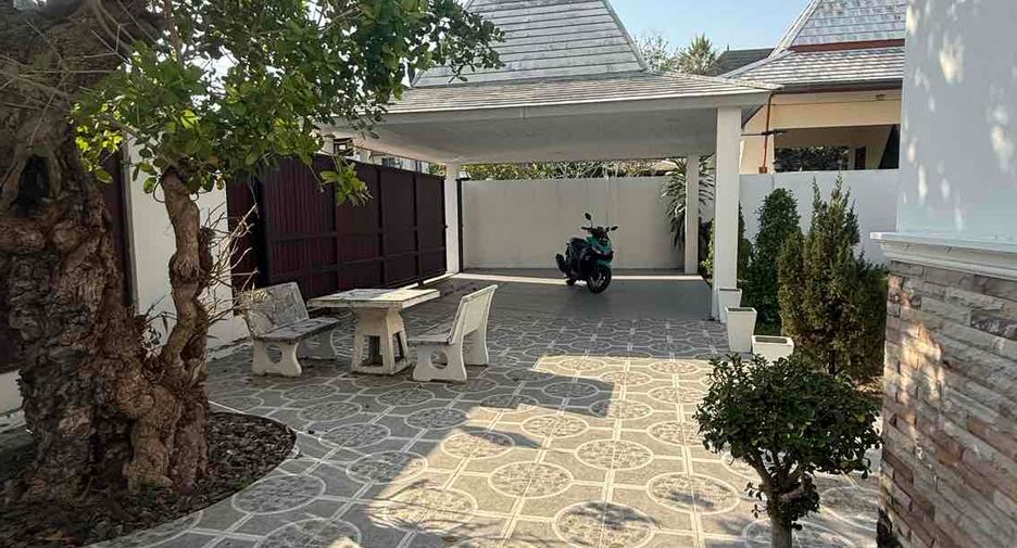 For rent 3 bedrooms villa in Bang Lamung, Chonburi