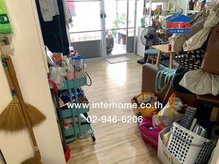 For sale 3 bedrooms retail Space in Lat Phrao, Bangkok