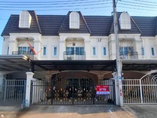 Casa adosada en venta de 3 habitaciones en Mueang Ratchaburi, Ratchaburi
