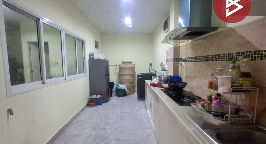 À vendre 3 chambres maison de ville à Mueang Ratchaburi, Ratchaburi