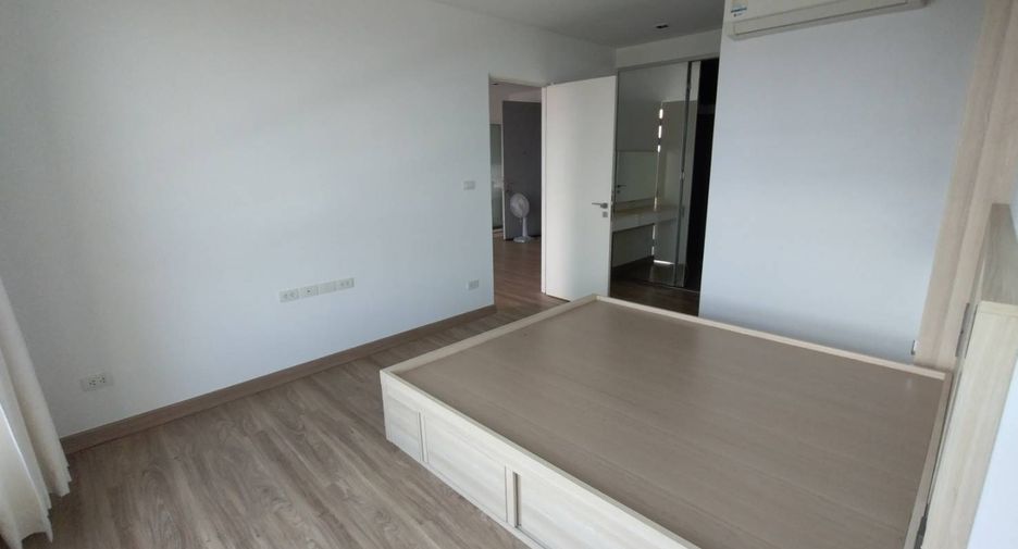 For rent 2 bedrooms condo in Thon Buri, Bangkok