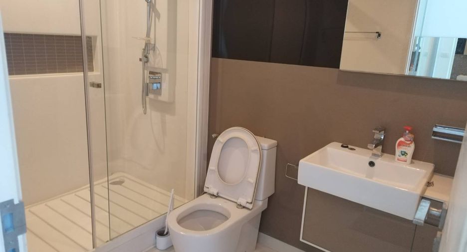 For rent 2 bedrooms condo in Thon Buri, Bangkok