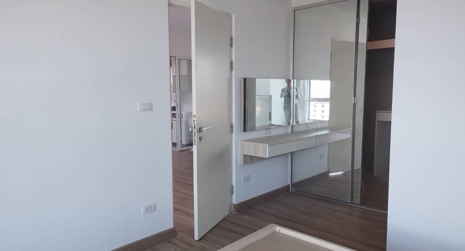 For rent 2 bedrooms condo in Thon Buri, Bangkok