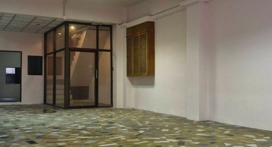 For rent 5 bedrooms retail Space in Din Daeng, Bangkok