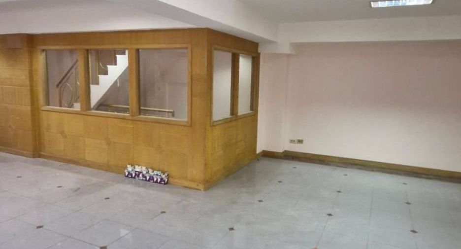 For rent 5 bedrooms retail Space in Din Daeng, Bangkok