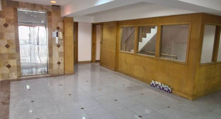 For rent 5 bedrooms retail Space in Din Daeng, Bangkok