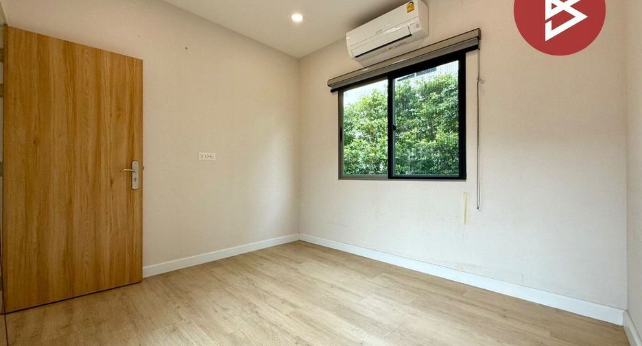 For sale 4 bedrooms house in Pak Kret, Nonthaburi