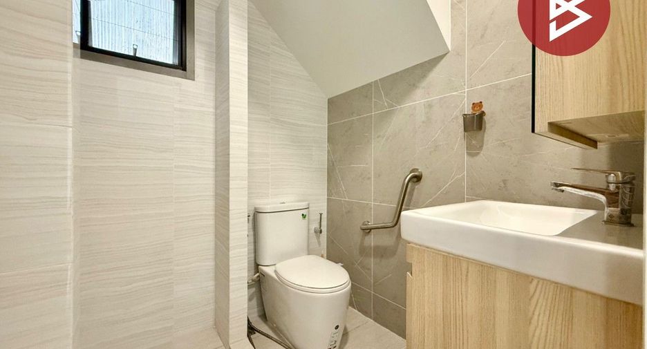 For sale 4 bedrooms house in Pak Kret, Nonthaburi