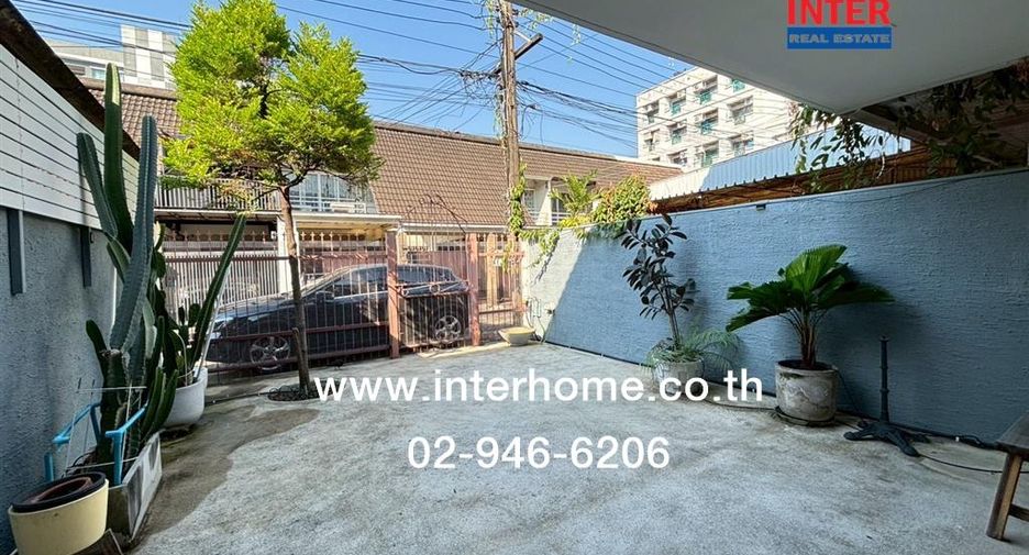 Reihenhaus zur Miete und zum Kauf mit Studio in Chatuchak, Bangkok