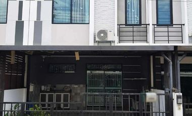 Casa adosada en venta de 3 habitaciones en Bang Bua Thong, Nonthaburi