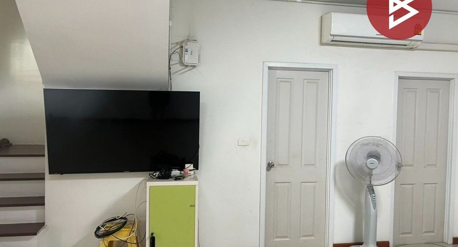 Casa adosada en venta de 3 habitaciones en Bang Bua Thong, Nonthaburi