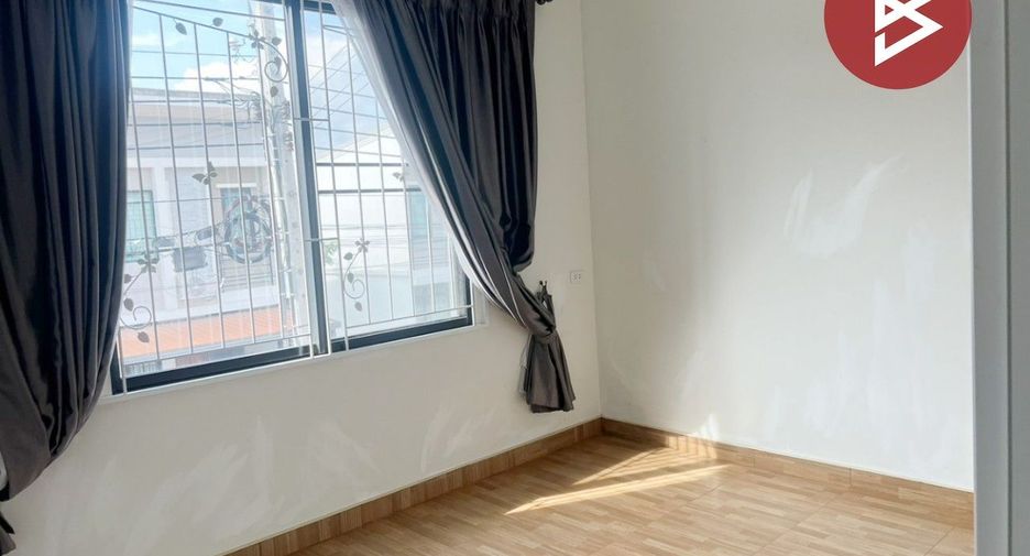 Casa adosada en venta de 3 habitaciones en Bang Bua Thong, Nonthaburi