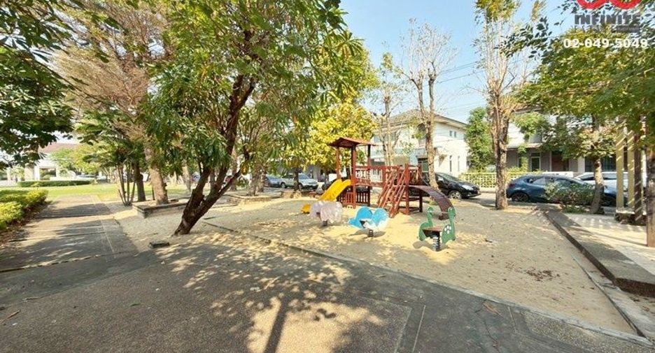 For rent 3 bedrooms house in Saphan Sung, Bangkok