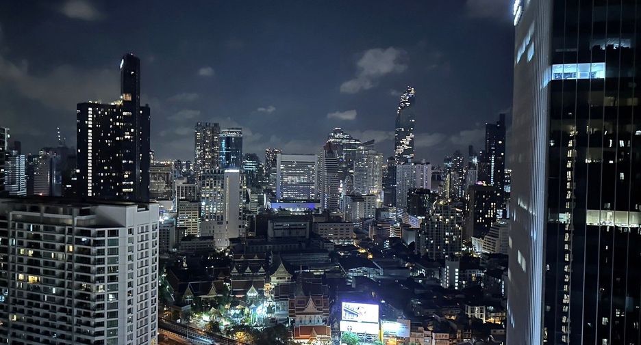 For sale 2 bedrooms condo in Bang Rak, Bangkok