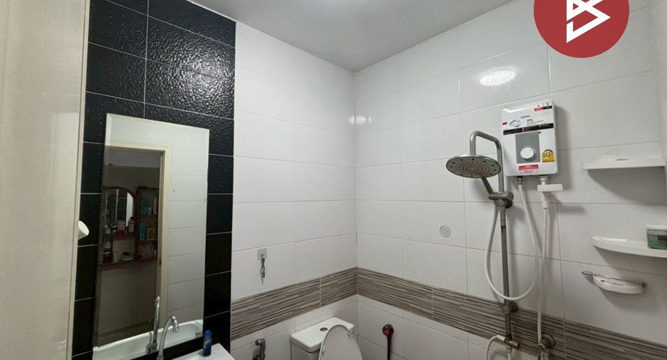 For sale 3 bedrooms townhouse in Phan Thong, Chonburi
