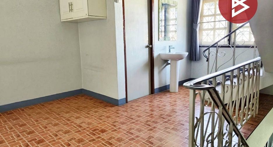 For sale 3 bedrooms townhouse in Bang Sue, Bangkok