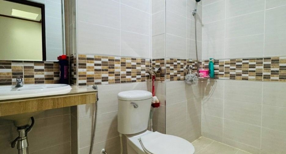 For sale 3 bedrooms townhouse in Phra Samut Chedi, Samut Prakan
