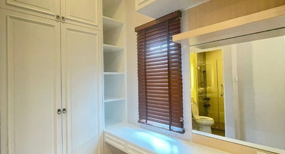 For sale 4 bedrooms townhouse in Lam Luk Ka, Pathum Thani