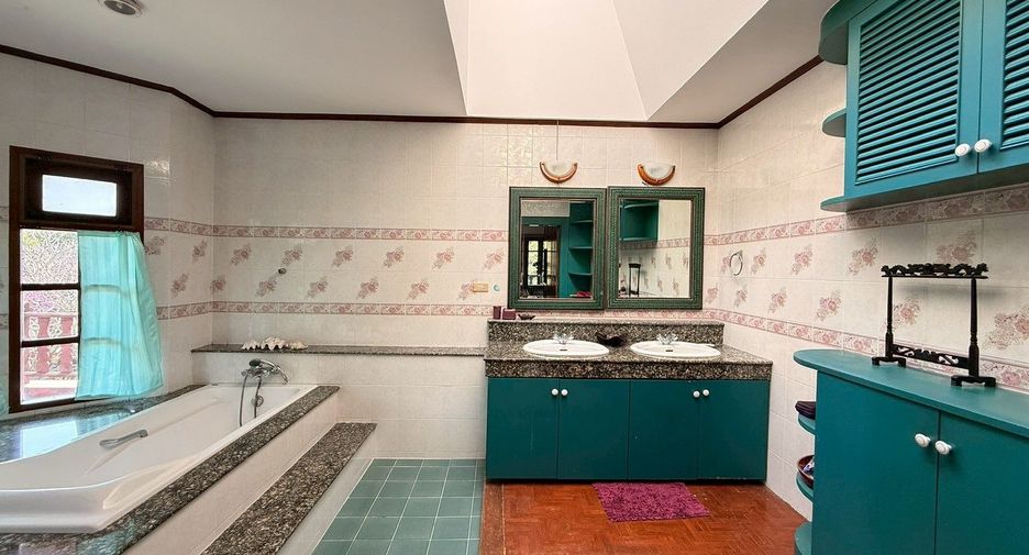For sale 5 bedrooms house in Mae Rim, Chiang Mai