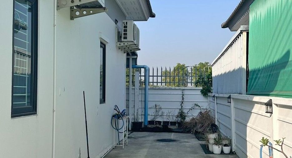 For sale 4 bedrooms house in Bang Pakong, Chachoengsao