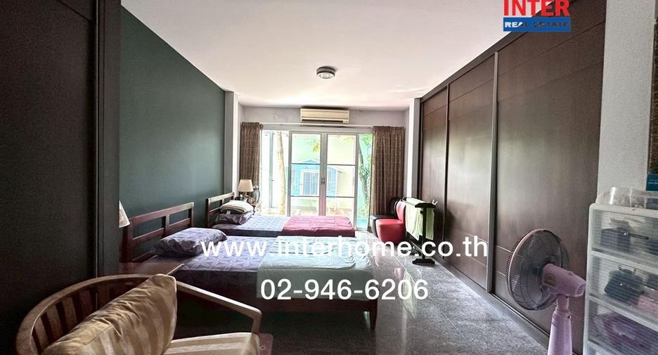 For sale 4 bedrooms retail Space in Din Daeng, Bangkok