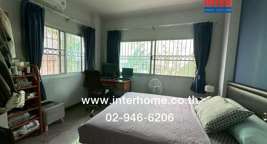 For sale 4 bedrooms retail Space in Din Daeng, Bangkok