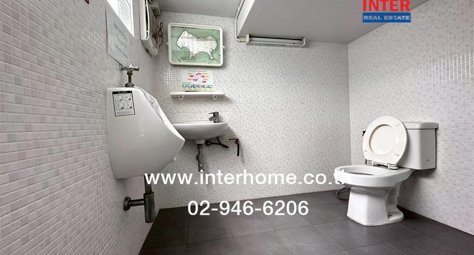 For sale 4 bedrooms retail Space in Din Daeng, Bangkok