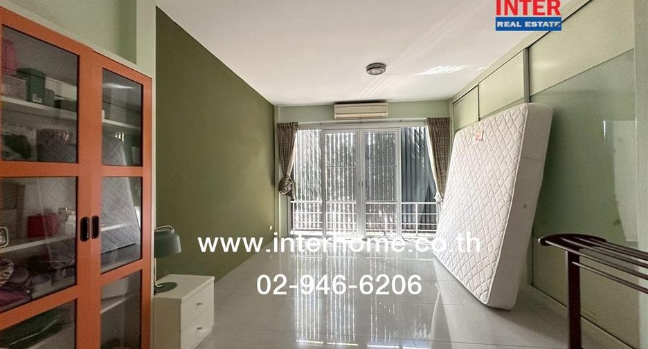 For sale 4 bedrooms retail Space in Din Daeng, Bangkok