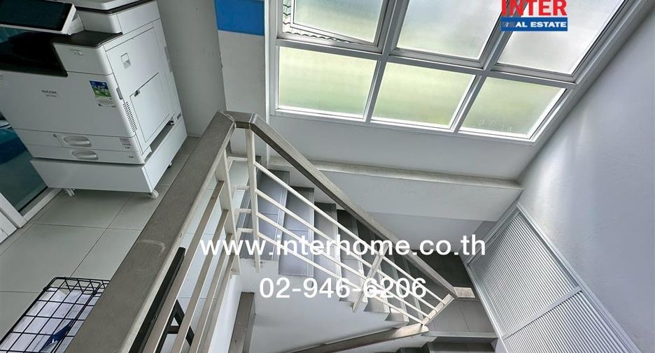For sale 4 bedrooms retail Space in Din Daeng, Bangkok