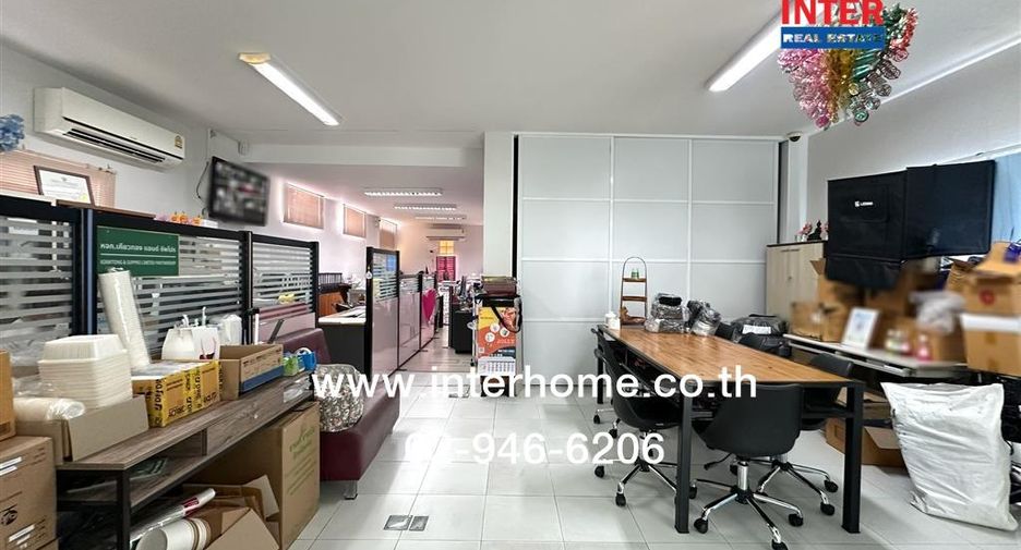 For sale 4 bedrooms retail Space in Din Daeng, Bangkok