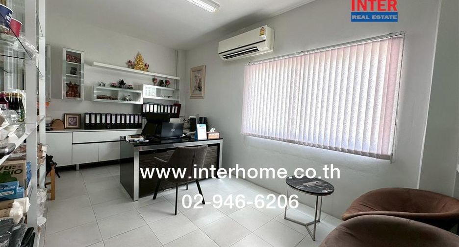 For sale 4 bedrooms retail Space in Din Daeng, Bangkok