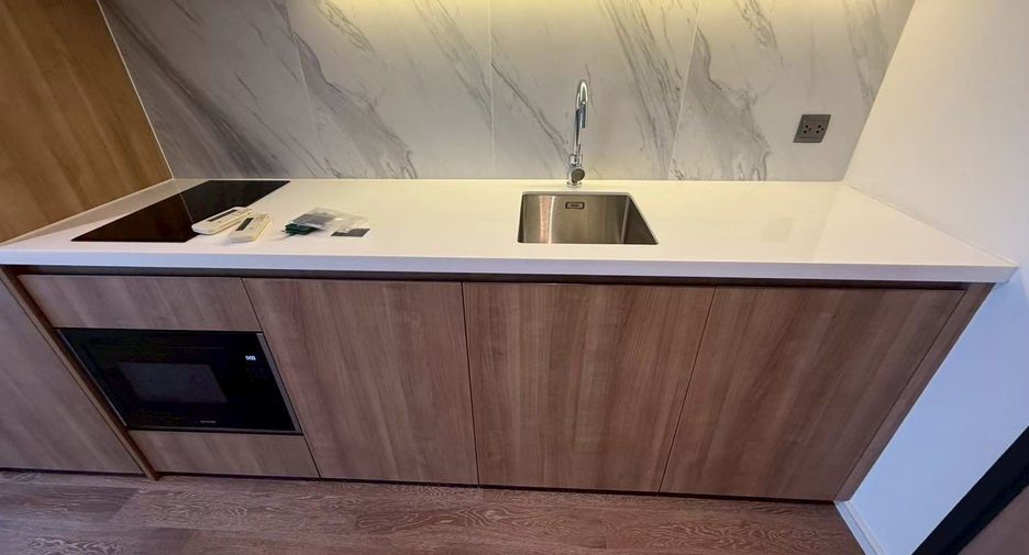 For rent 1 bed condo in Khlong Toei, Bangkok