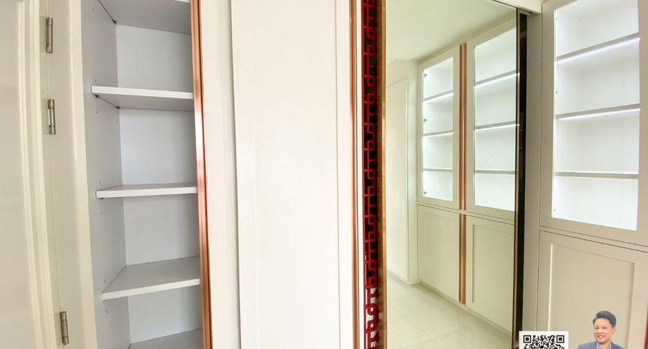 For sale 2 bedrooms condo in Watthana, Bangkok