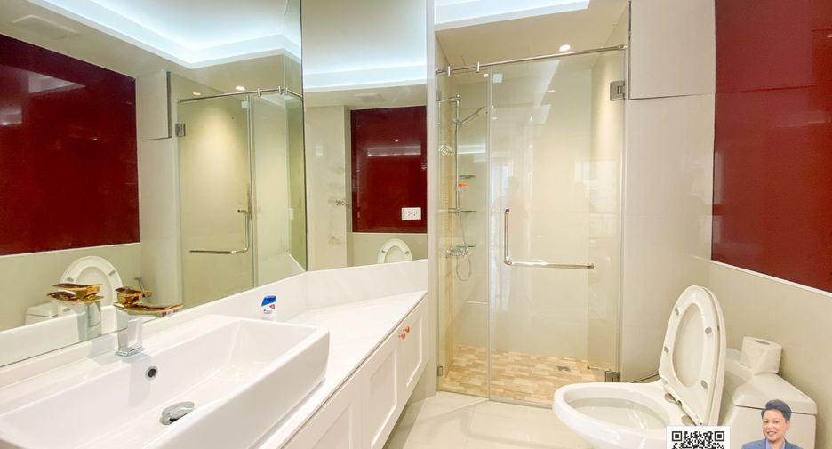 For sale 2 bedrooms condo in Watthana, Bangkok