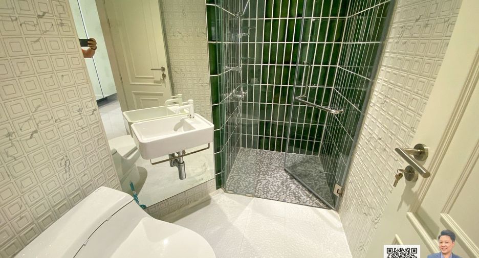 For sale 2 bedrooms condo in Watthana, Bangkok