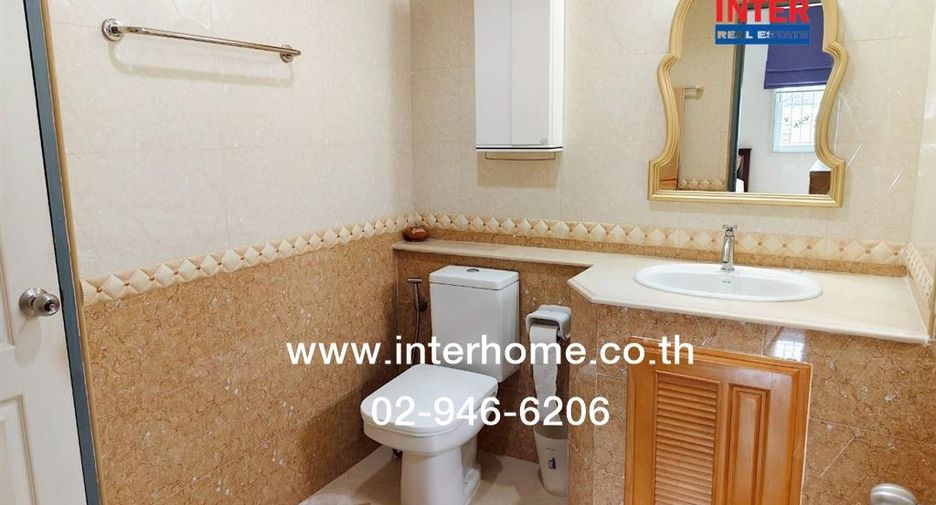 For sale 3 bedrooms townhouse in Min Buri, Bangkok