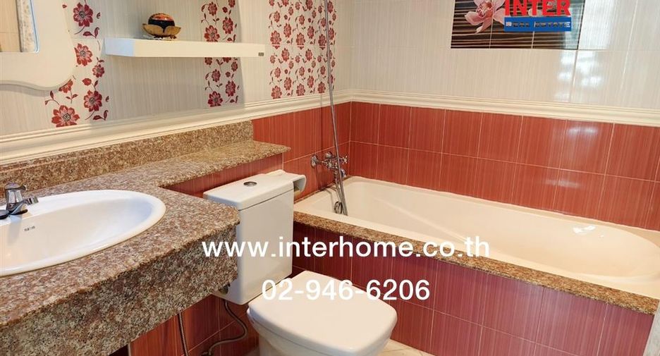 For sale 3 bedrooms townhouse in Min Buri, Bangkok