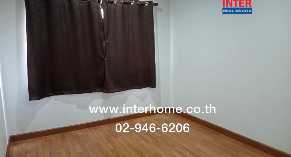 For sale 4 bedrooms townhouse in Khlong Sam Wa, Bangkok