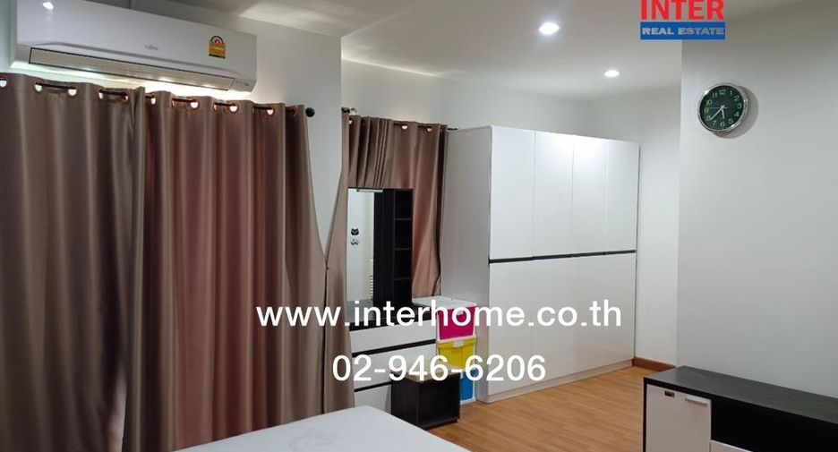 For sale 4 bedrooms townhouse in Khlong Sam Wa, Bangkok